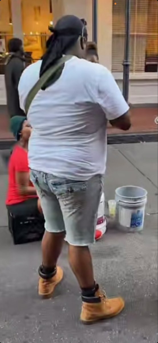 alainarè tweet media