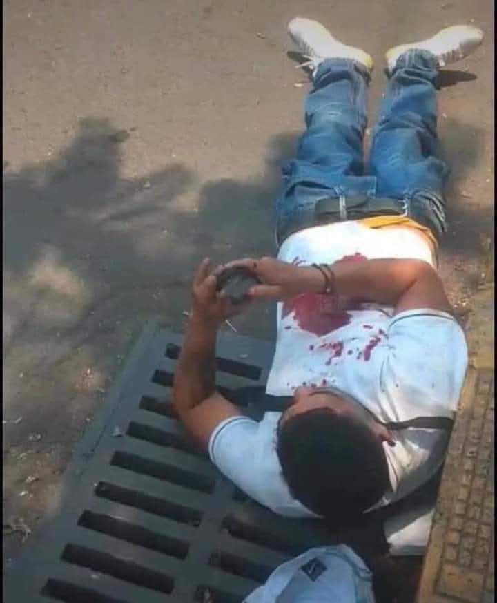 Eu formatando meu celular antes de morrer