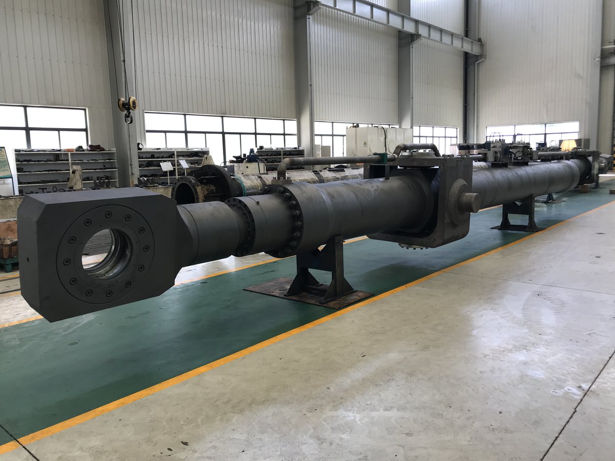 FlutecHyd's tweet photo. Hydraulic Cylinder installed with ceramic coated piston rod https://t.co/MrPd0j34Mq