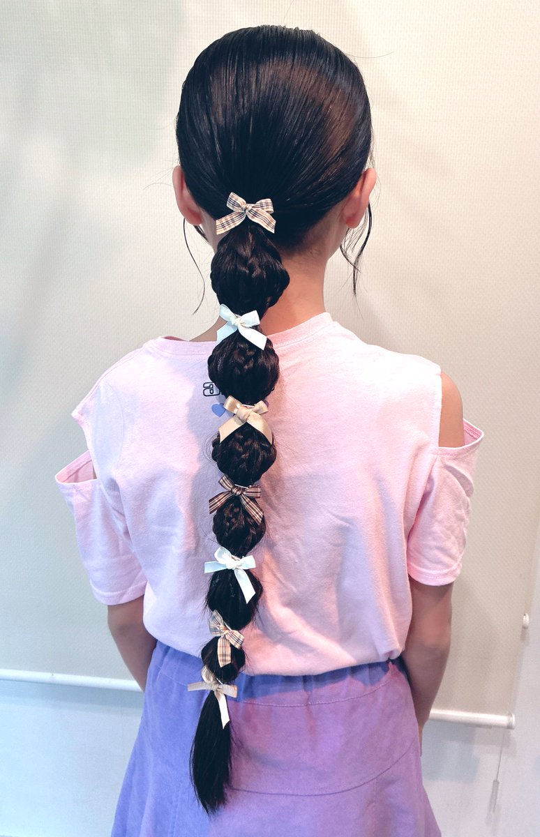 rea_model's tweet image. みんなおはよう🩵🩷🩵
今日は🎀いっぱいヘアアレンジだよー🎀🎀

#ヘアアレンジ　#小学生
#js  #通学コーデ