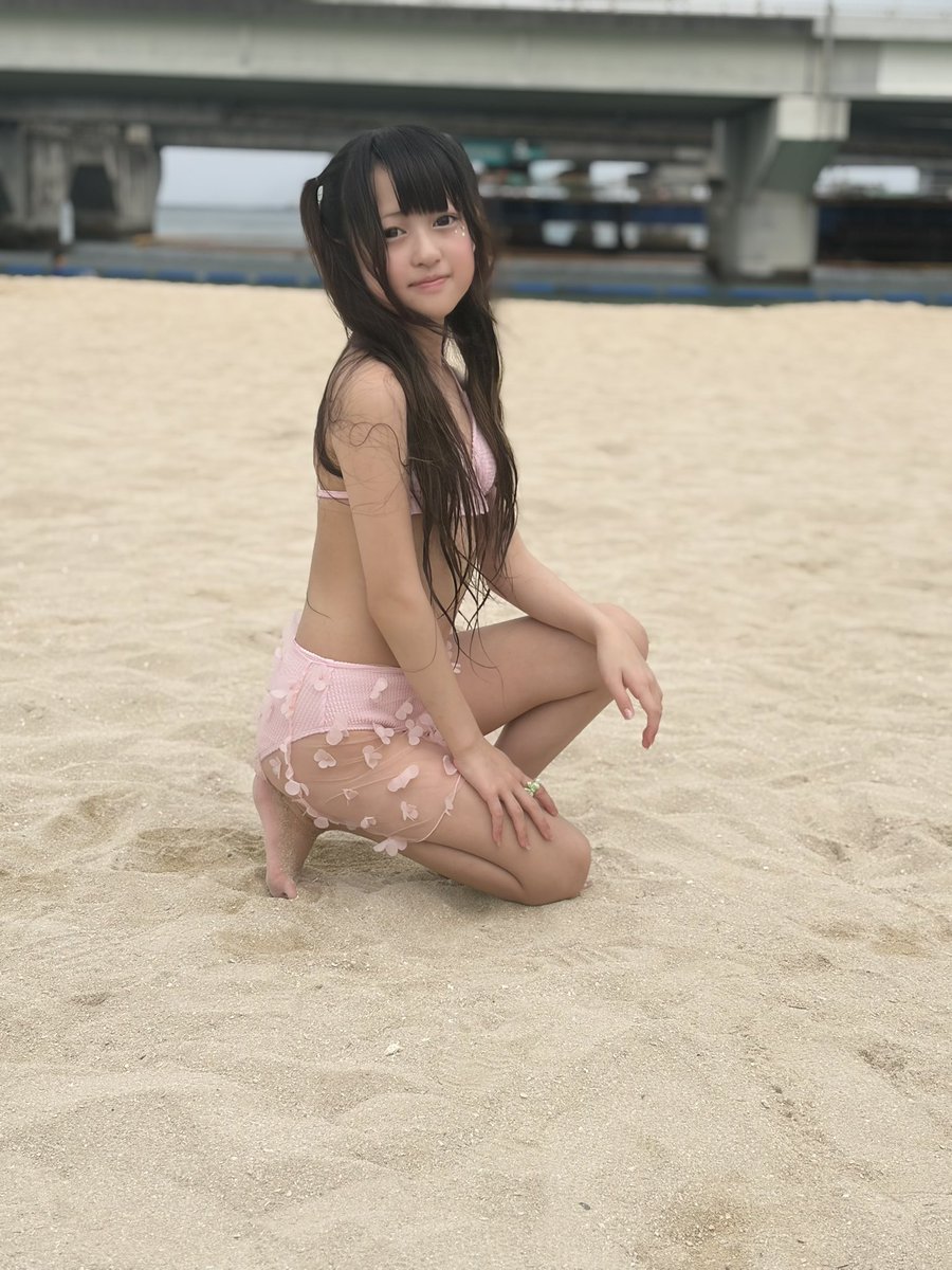 yuhina1114's tweet photo. おはようございまーす(｡ρω-｡)
水着のオンパレード👙👙👙✨️
今日も1日がんばろーッと✊🏻𖤐 ̖´-
 #宮崎  #小学生アイドル https://t.co/Nj41ryJzMe
