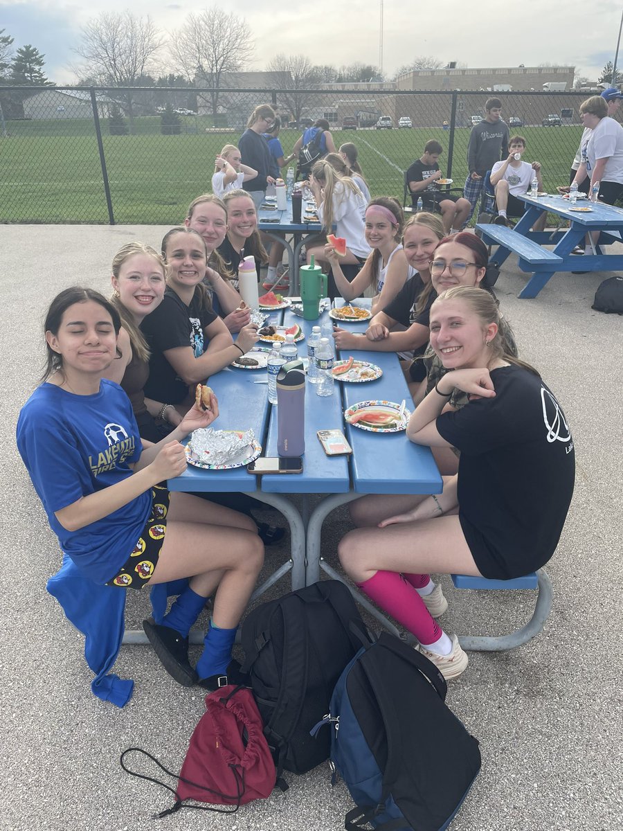 Lake Mills Track & Field tweet media