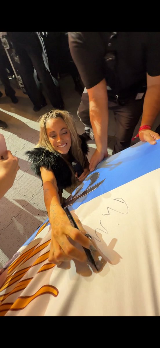 mai🪩 υɳα ԋσɾα α ƚσƙισ tweet media