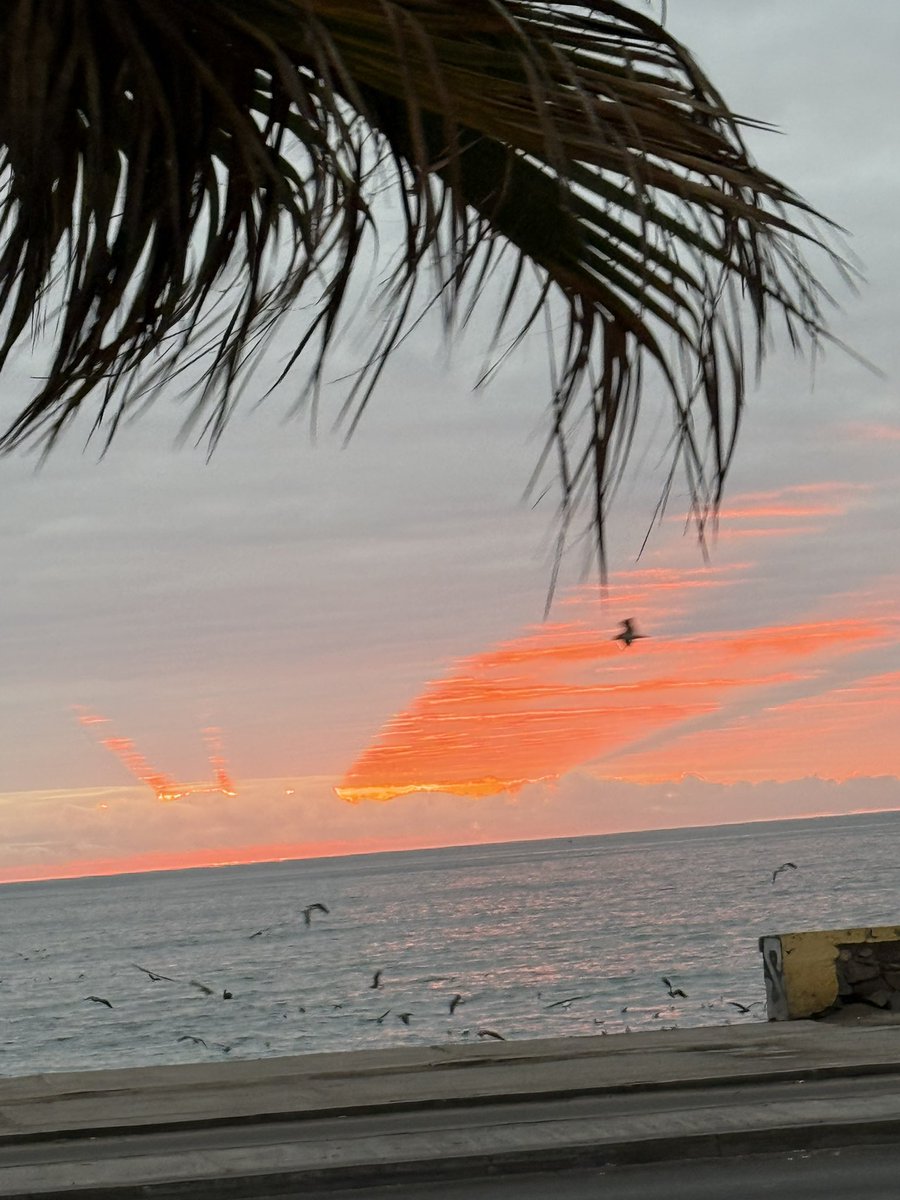 _iv_ast's tweet photo. #Antofagasta #atardecer https://t.co/q59C4WhKrx