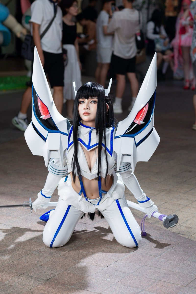 HngHnQuc1's tweet photo. My cosplay Satsuki Kiryuin All the costumes and props were made by me. #killlakillcosplay
#satsukicosplay
#ryukocosplay
#coser
#satsukicostume https://t.co/26FUtcuA3d