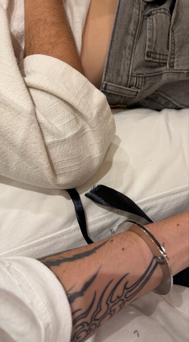 Manu 🐝 tweet media