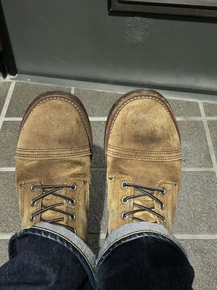 Tomizo0615's tweet photo. レッドウィング9060フラットボックス育成日記
アイアンレンジャー
履きやすいしカッコいい^_^
#レッドウィング9060
#ベックマンフラットボックス
#tcbジーンズ https://t.co/EfxO0nZJfT
