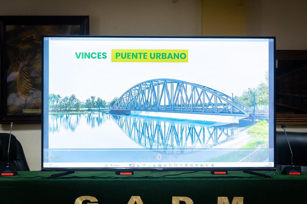 jteransalcedo's tweet photo. 📍Vinces.
En presencia de la vicealcaldesa y concejales del cantón expuse dos proyectos clave: la construcción del nuevo puente sobre el río Vinces y la implementación de un sistema de riego y drenaje DAUVIN.

Estas iniciativas, financiadas con crédito CAF, permitirán fortalecer la conectividad y dinamizar el desarrollo productivo del país.
