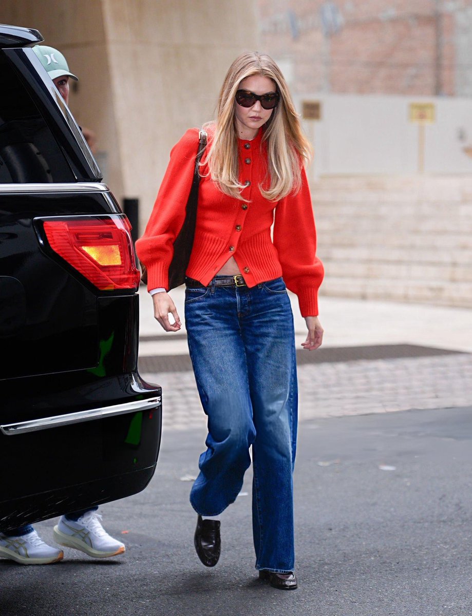 Gigi Hadid Media tweet media