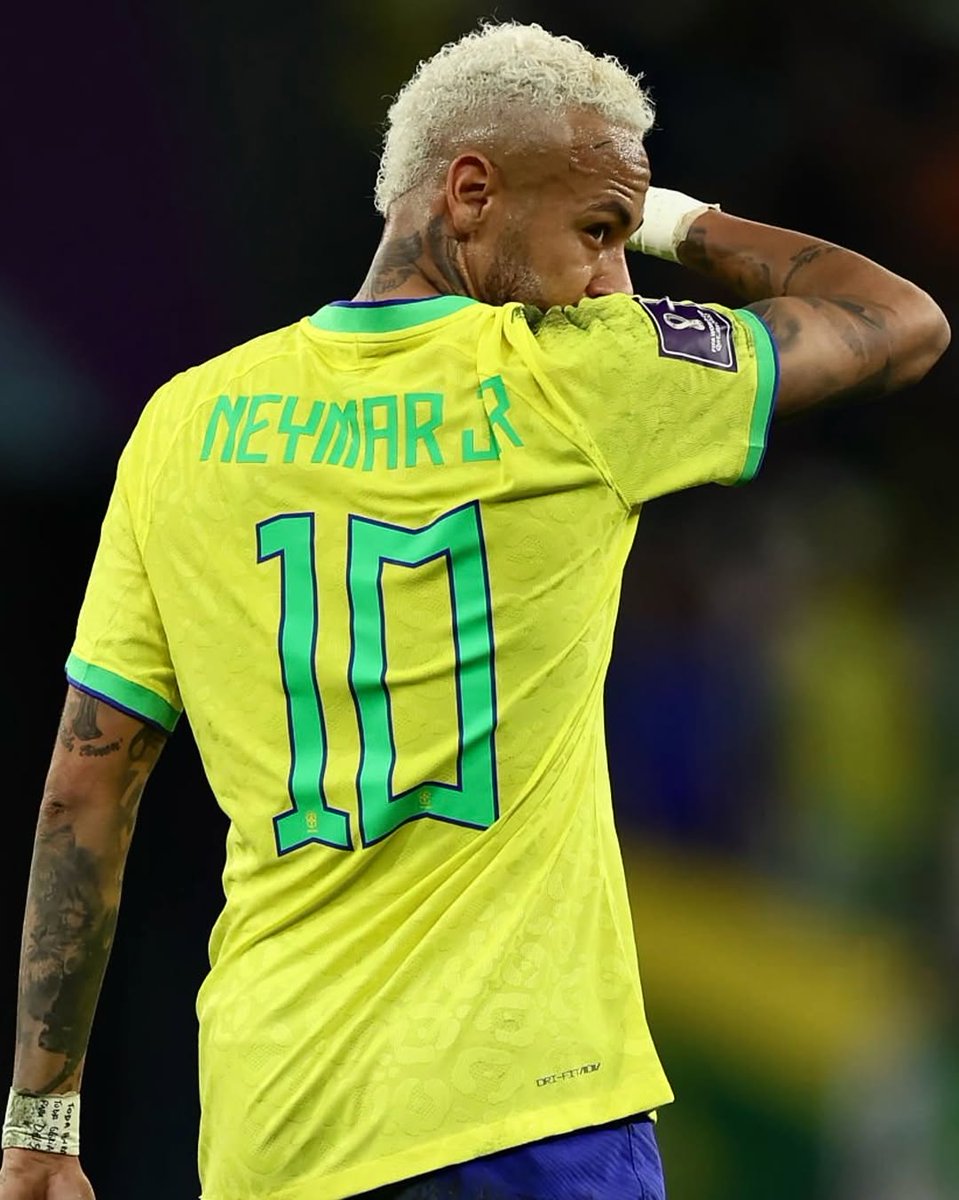 neymarpc's tweet photo. Essa é a camisa mais dolorida, mas tudo será diferente no final. 🙌🏾🙏🏾 https://t.co/yQUE3yVdsR