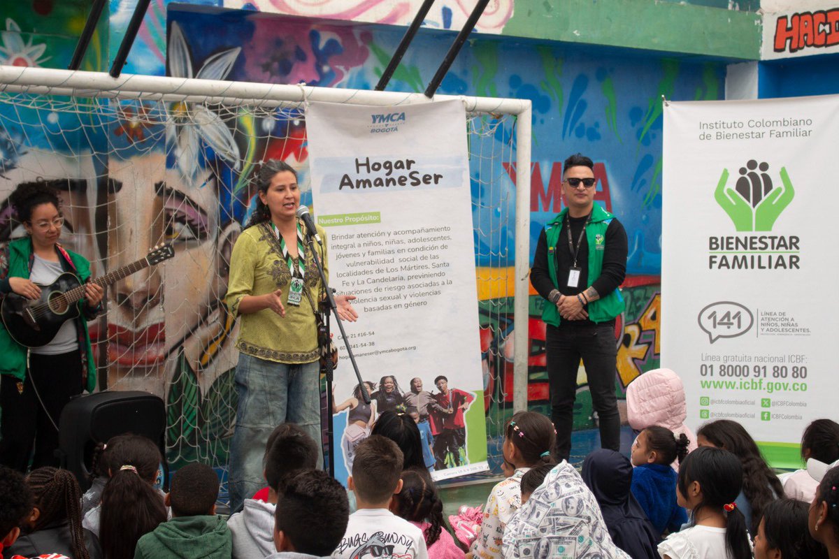 ICBFColombia's tweet photo. #BienestarBogotá | En el Día Internacional de la Niñez en Calle trabajamos en la promoción de entornos seguros para niñas y niños de las localidades Mártires y Santa Fe, fortaleciendo el buen uso del tiempo libre y la protección de sus proyectos de vida. https://t.co/vBXVnx7Ydp