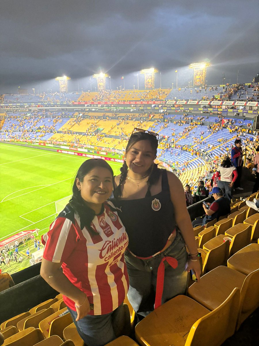 cintyhaluna's tweet photo. Nos vamos con vamos con el ♥️ apachurrado porque perdimos 🥹 pero seguimos con nuestras @Chivas más firmes que nunca 😎 https://t.co/a6fEGauFtN
