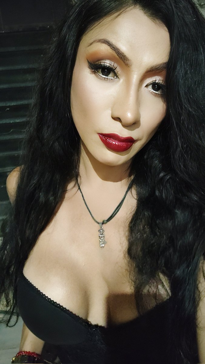 la León tweet media