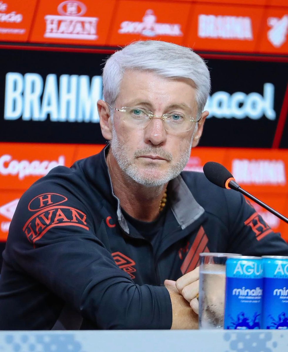 PES MIL GRAU tweet media