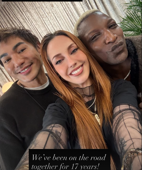 Gaga Notify tweet media