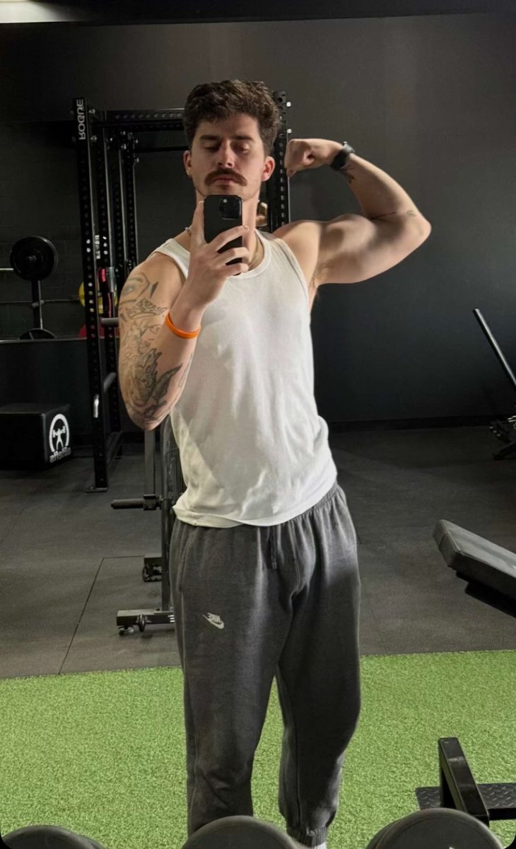 LukedaNuke tweet media