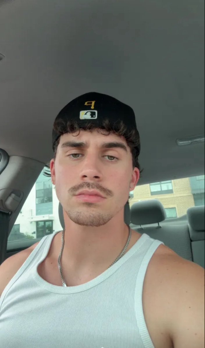 LukedaNuke tweet media