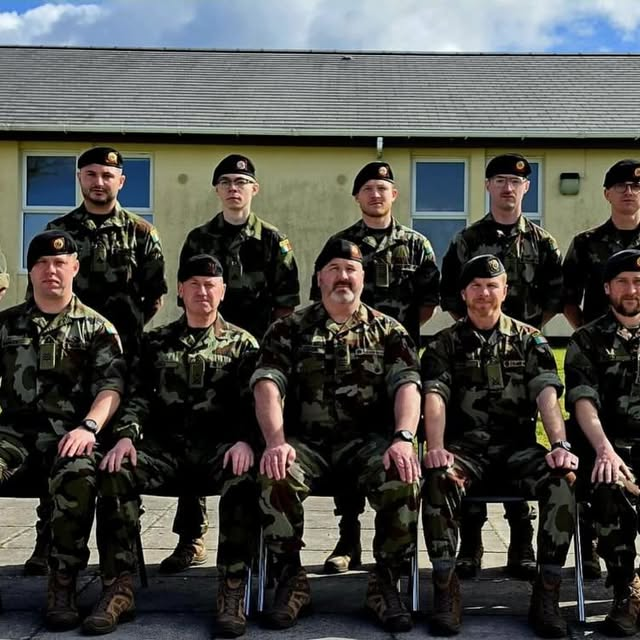 Mupper41's tweet photo. "Team members of the 28 Inf Bn travelling to Arkansas, USA to compete in the Armed Forces Skill at Arms (AFSAM) competition this week. The areas the unit will compete in are the Rifle and Pistol disciplines. Best of luck lads!" @defenceforces https://t.co/r3GCYJg8w9