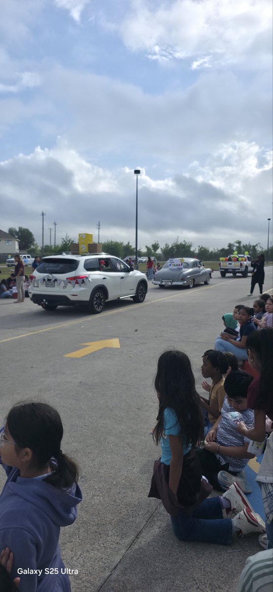 o_cabrera3's tweet photo. getting staar-ready with materials, a car parade, and scratch paper champions 😁🚗📝🥇, let's-a go! #supermario @JeanaMAdams @HillHawksES @icoach_Walker https://t.co/vbvFVbCpCm