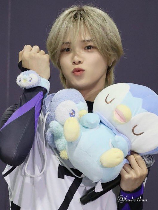 taro loves blue lock 💥 tweet media