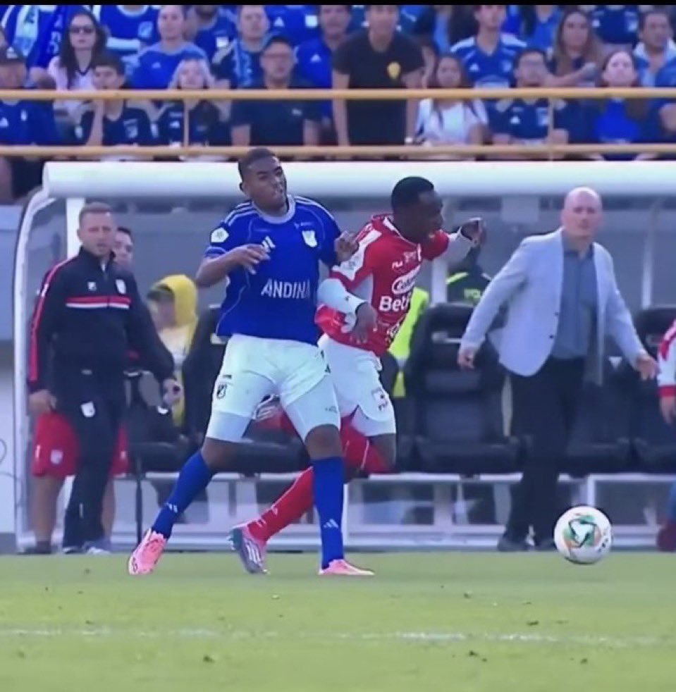 JORGE ARIAS SECUESTRA NIÑOS EN ARAUCA tweet media