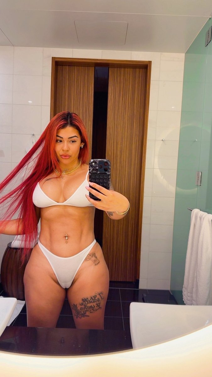 Cameltoe lover tweet media