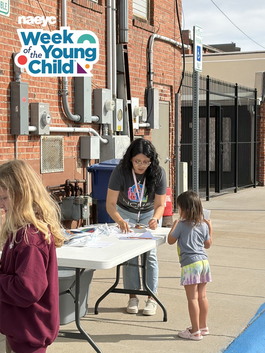NEChildrensHome's tweet image. Creativity and imagination are essential! In honor of #weekoftheyoungchild, our team hosted a station on #artsythursday to help children embrace their inner artists. We even shared coupons for a free scoop at Double Dips. Art and ice cream...what a perfect pair! 🍨 🎨