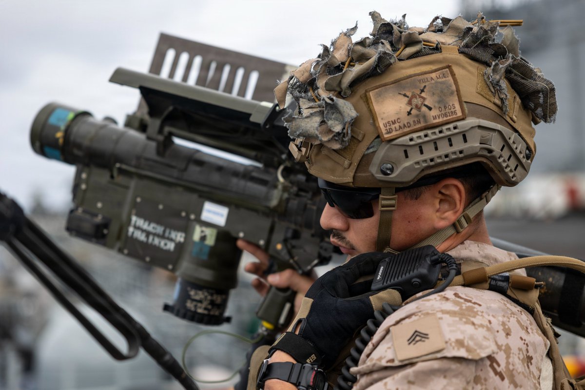 INDOPACOM's tweet image. U.S. Marines with the 11th Marine Expeditionary Unit execute amphibious task force drill aboard USS Boxer (LHD 4) in the Pacific Ocean—sharpening combat readiness and coordination at sea. 🌊💥

📍 Pacific Ocean
📸 Cpl. Oliver Nisbet

#IndoPacific #11thMEU #USSBoxer #Warfighter