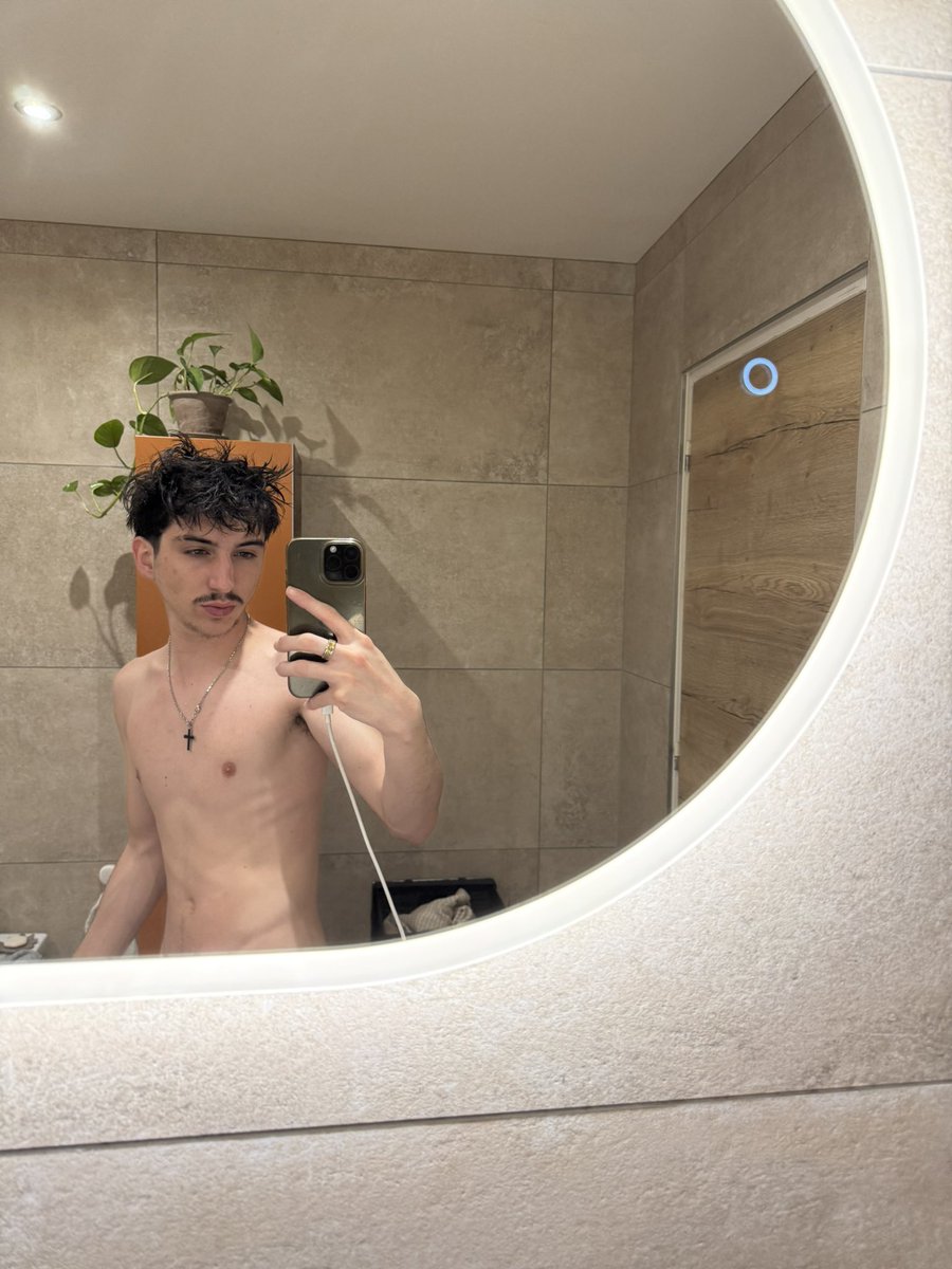 OF FREEE 100% tweet media