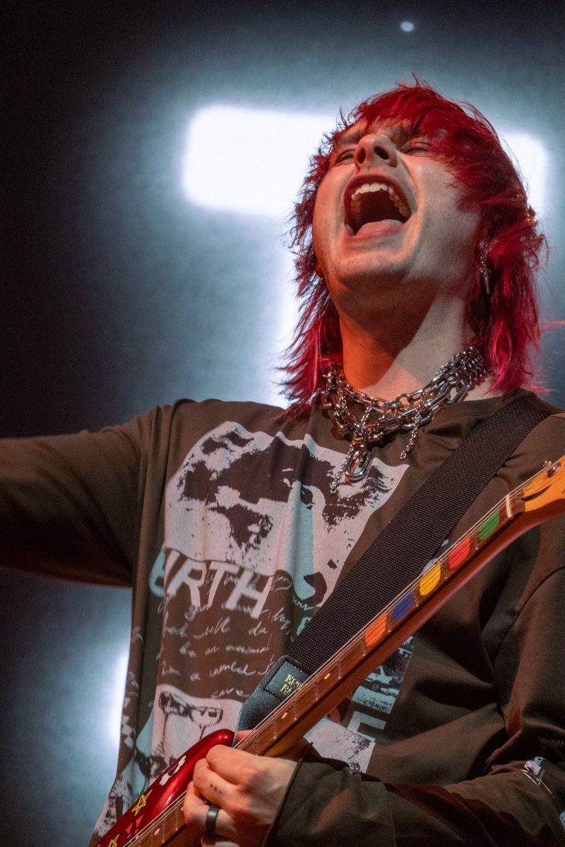 michael clifford contents ⭐️ tweet media