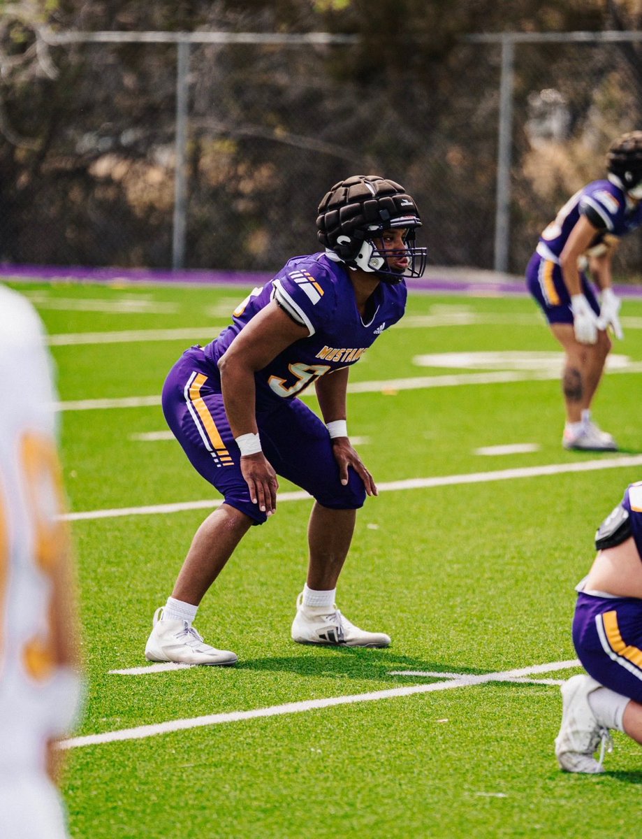 RavenCThomas's tweet photo. He declined his college bball offers, transformed his body & turned himself into a football player his hs senior year. Now he’s 6’3”+ 230lbs & loving his decision. Played 1 season of hs football; went from D3 to D2 his freshman year & even turned down an FCS because it wasn’t the best fit. He’s played TE, Edge, LB and H-back in just two years of football. I’m so proud of him.