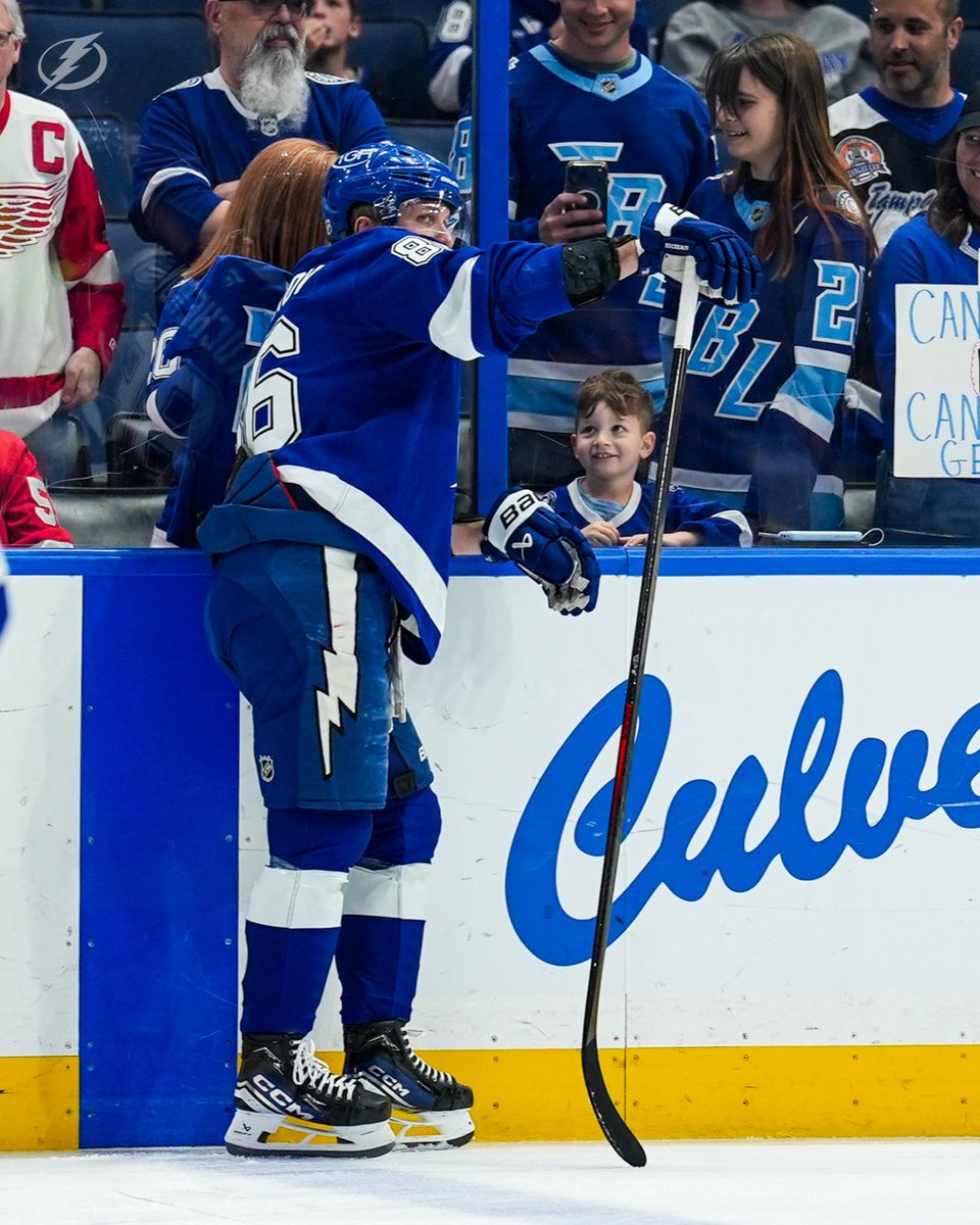 TBLightning's tweet photo. This is how we all look at Kuch 🥹 https://t.co/zvFZMeyjds