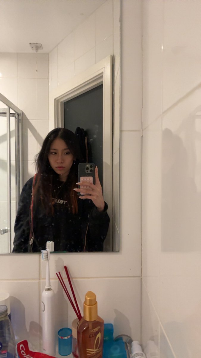 pasakiss's tweet image. ok face card but if im bmi 18 can i look like it dear body please n thank u