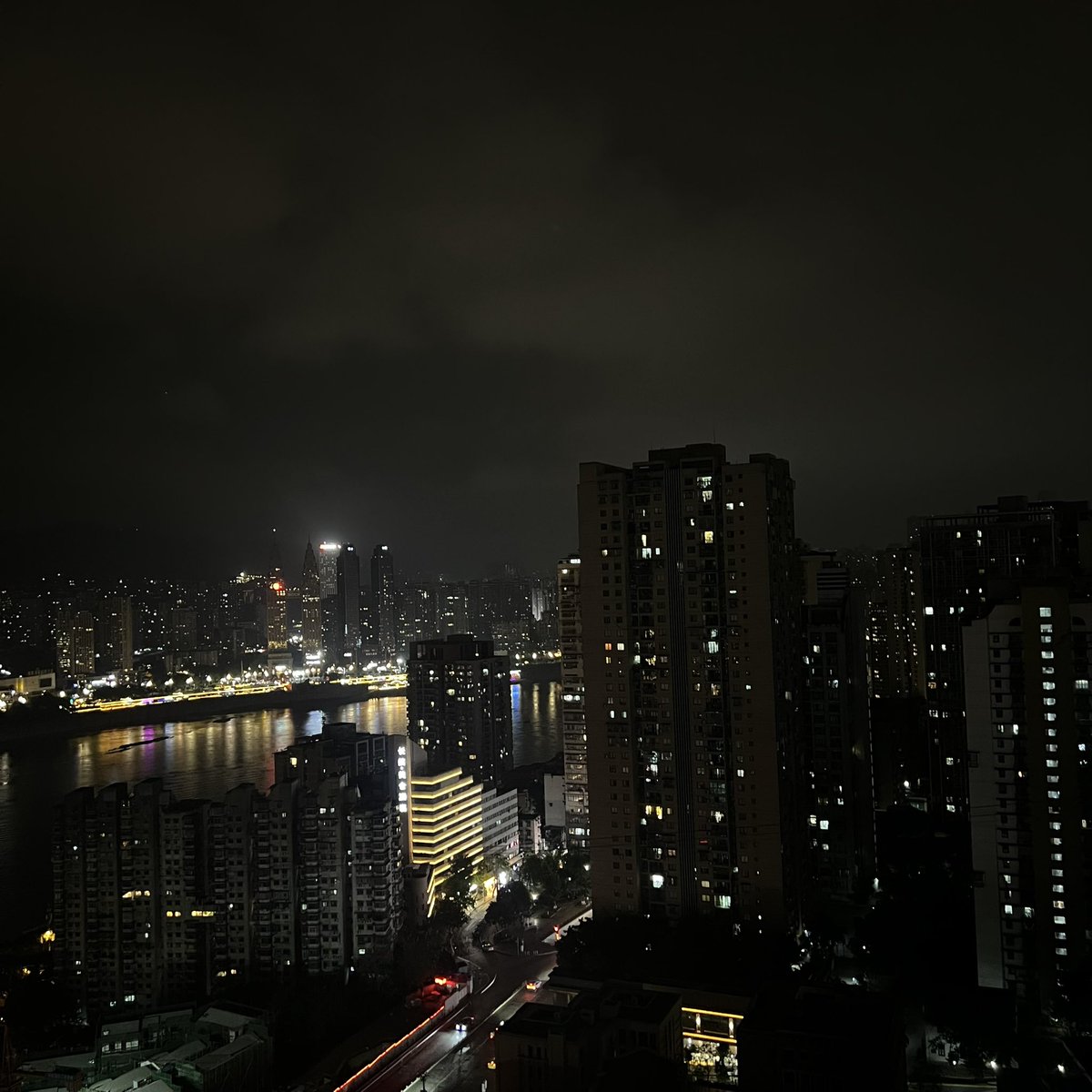 zzq0410's tweet photo. 世界这么大。我该去哪里找到你 https://t.co/a3zpKSmQ58