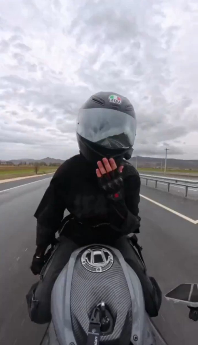 هـديـل tweet media