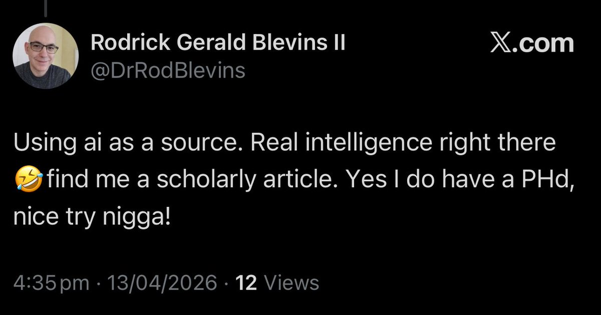 her thawts tweet media