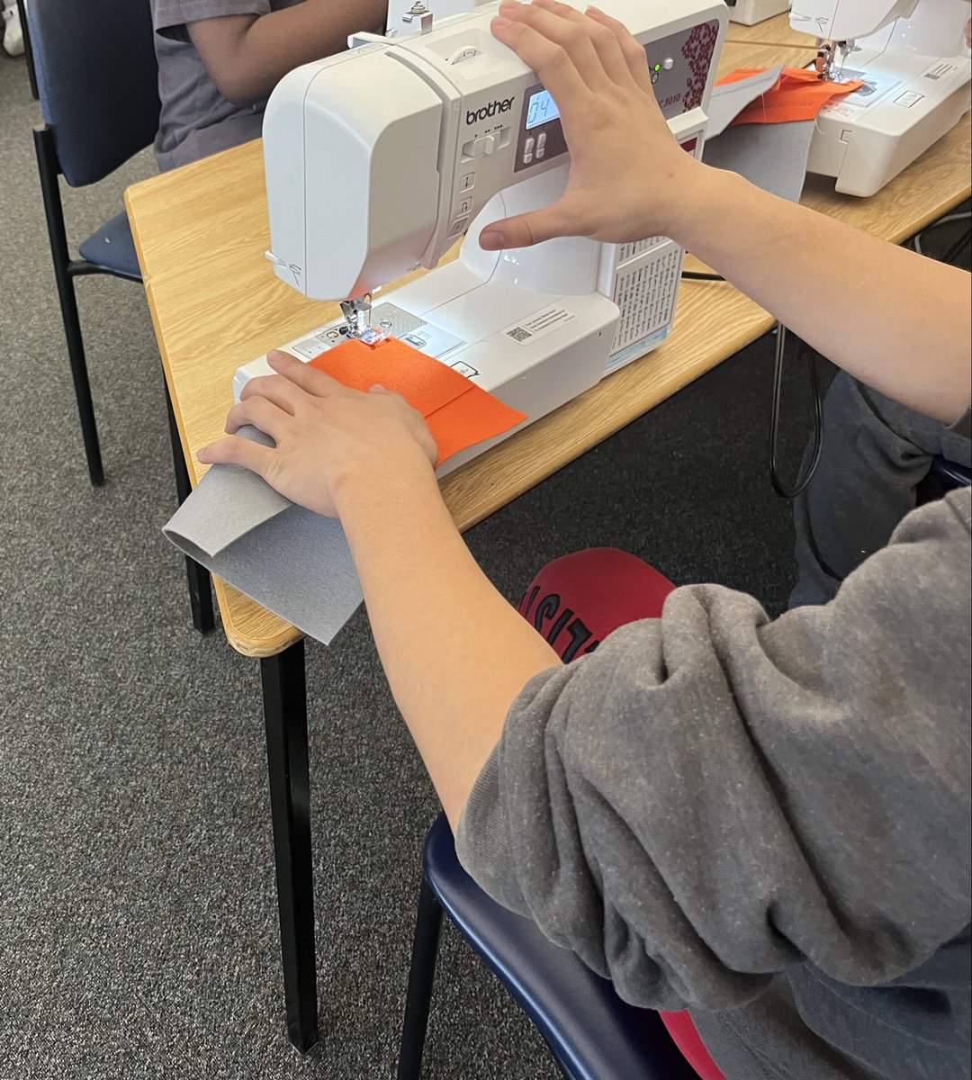 SLRuizSchool's tweet photo. Spreading the love of sewing! What a great day! @OriginalRoland @DPCDSBSchools https://t.co/rHgRD92t3W