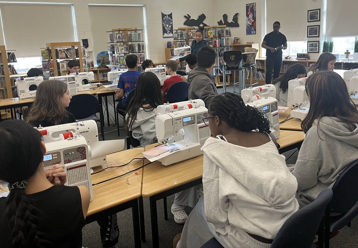 SLRuizSchool's tweet photo. Spreading the love of sewing! What a great day! @OriginalRoland @DPCDSBSchools https://t.co/rHgRD92t3W