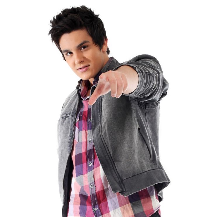 andré . tweet media