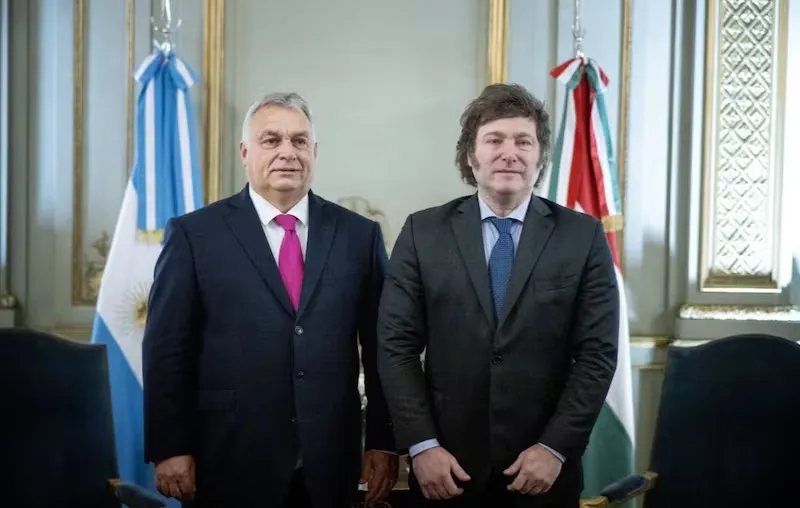 El Charro Político tweet media