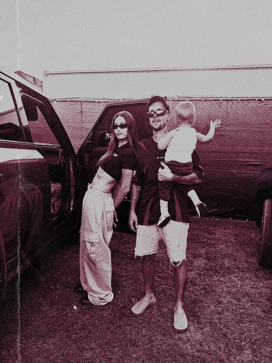 ᅟ ִֶָ ◞ 𝓉ʜᴇ ᴀɴɢᴇʟ 𝓰ⁱʳˡ ' н𝖺𝒾𝗅𝖾𝗒 ɾ𝗁ơ𝖽є tweet media