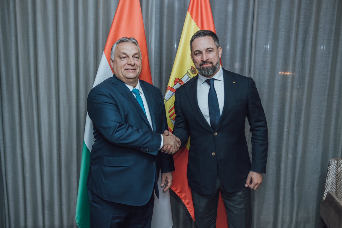 El Charro Político tweet media