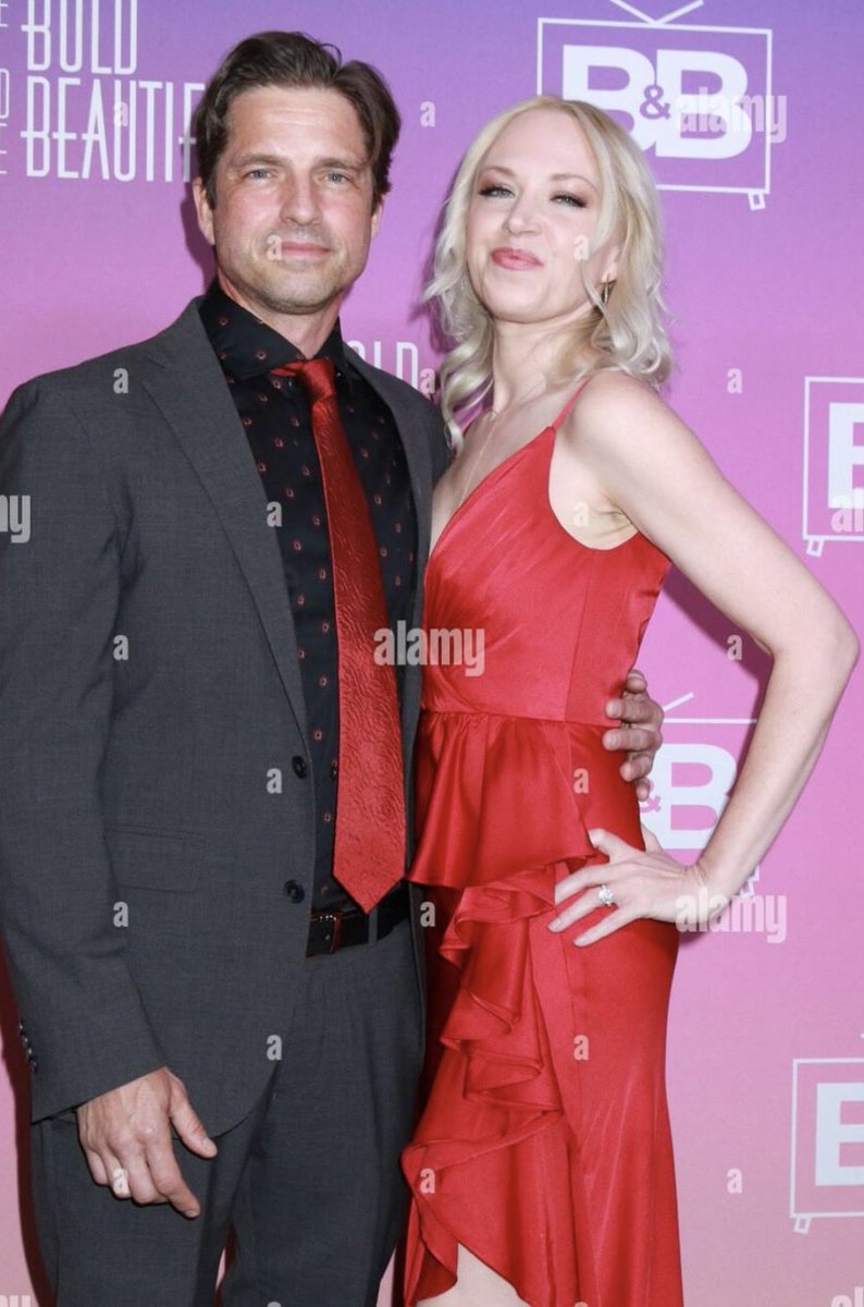 Adrienne Frantz tweet media