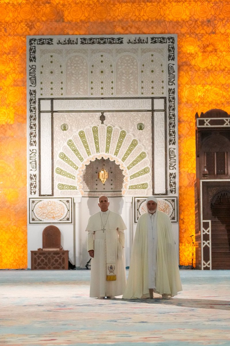 GhezzarHana's tweet image. 🇩🇿🕌⛪️#Paix #Coexistence #Algerie #Algeria 
#PapeenAlgérie #بابا_الفاتيكان_في_الجزائر