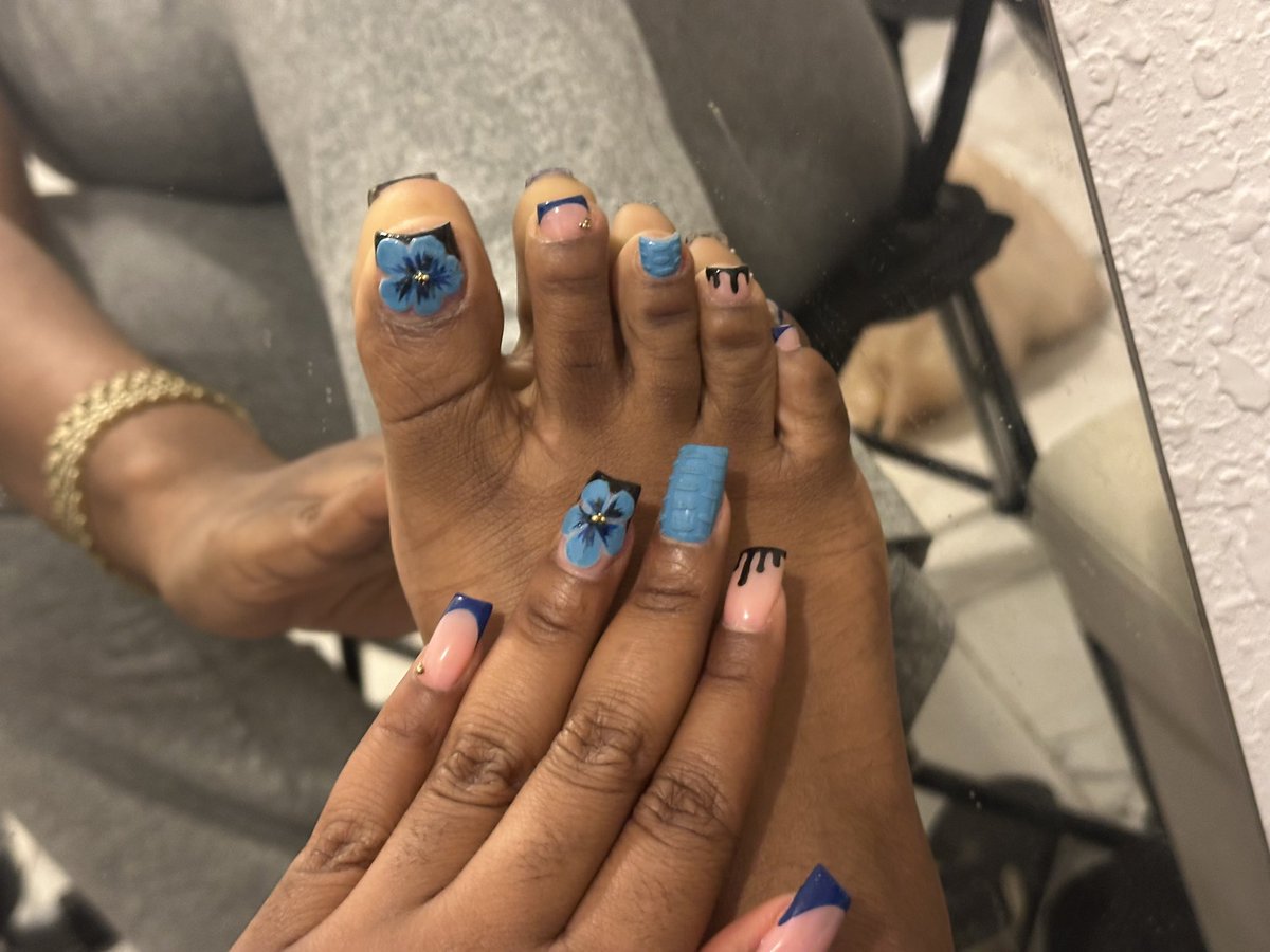 Fresh nails, happy feet, and a peaceful mind.