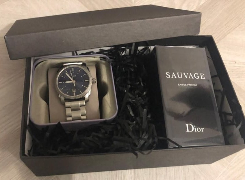 Belated birthday for <a href="/mechanicbaker/">Bucky 🔧🥧</a> ... I know a mechanic doesn't need a lot of fancy stuff, but maybe he will for date nights in the future... 🩷 Always happy to celebrate Bucky.