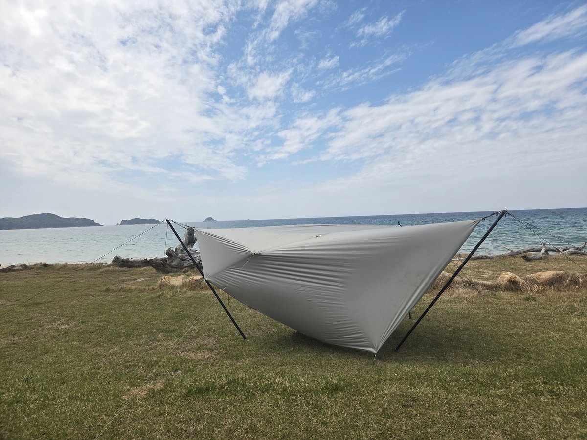 yiyisolocamp's tweet photo. 海最高！
いい感じに設営出来ました。

#ハンモック
#天空張り
#鳴き砂ビーチ https://t.co/2rx73z2gQY