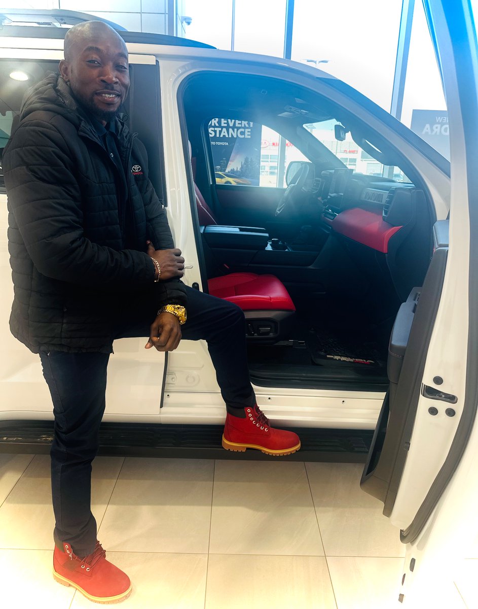 PrecisionToyBdn's tweet image. When your boots match the interior… you both look great &amp;amp; strike a pose❗️

Red boots 🤝 Sequoia interior

📷: Product Advisor Shay 

📍 404 18th St N | Brandon, MB

#PrecisionToyotaBrandon #BrandonManitoba #CarSalesLife #bdnmb