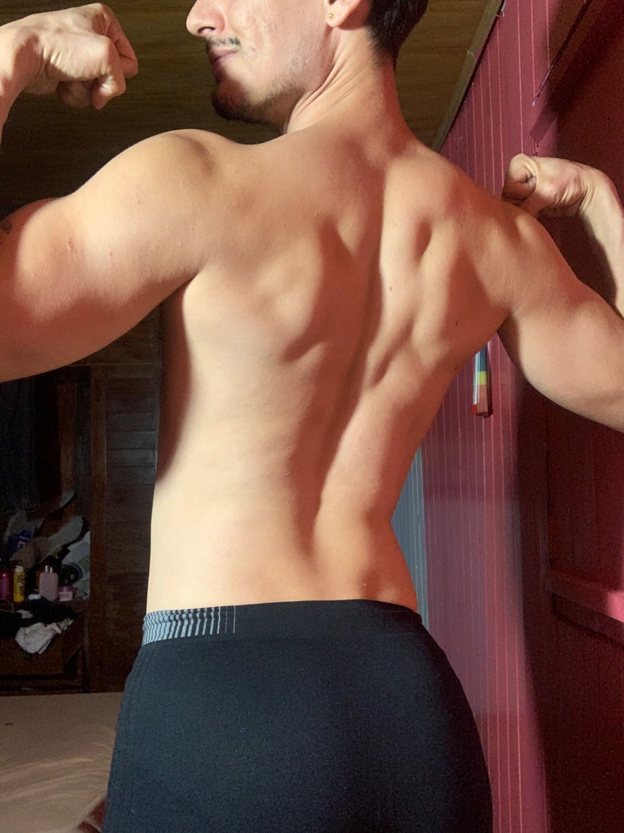 Quero comer um padre tweet media