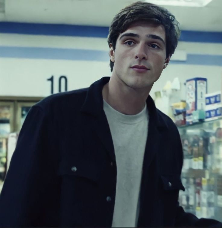 B3THX0X0's tweet photo. ╱  Me estoy volviendo a ver Euphoria y solo tengo algo que decir..QUE RICO ESTA NATE, es idiota pero q rico esta. Necesito un rol con un Nate, amén https://t.co/c8W0eaLUo3
